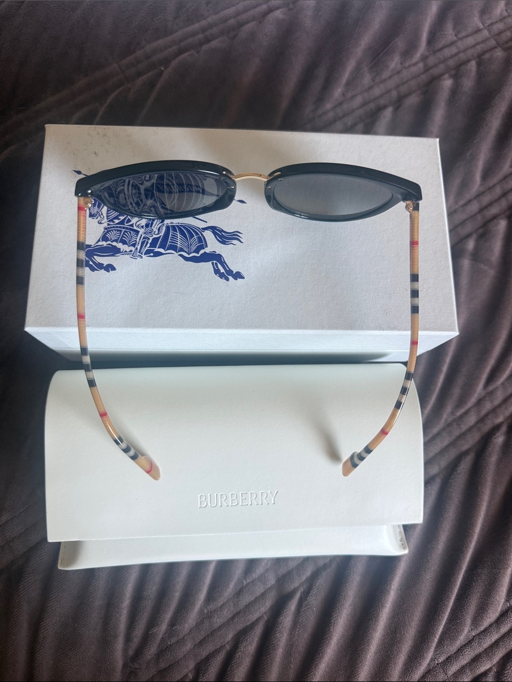 Authentic Burberry Black cat eye Sunglasses with Nova print and Dark Gray Lenses - Picture 3 of 8